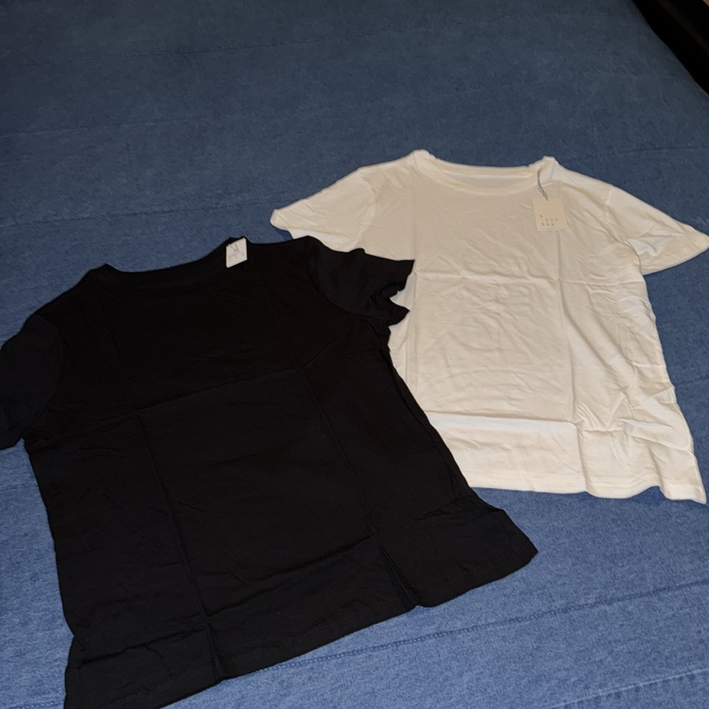 A New Day Black and White T-Shirts, NEW, 2 Pack Women’s Crew Neck Tees. - Picture 3 of 3